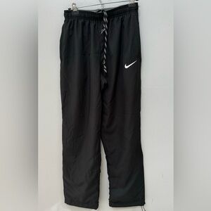 Nike Black Sweatpants in Medium
